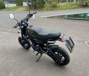 Les motos classiques Brixx/ton Crossfire 125 XS avec leur design compact - Product Image 1