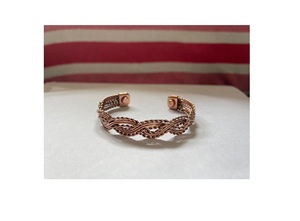 Bracelet magnétique torsadé tendance pour soulager la douleur, bracelet de thérapie magnétique de créateur en gros - Product Image 5