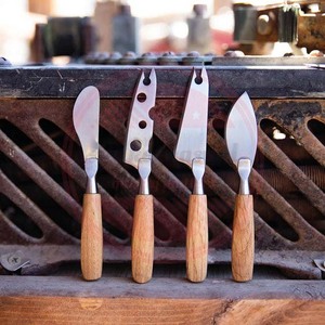 Ensemble de 4 pièces de couteaux à fromage \ ensemble de couteaux à fromage de cuisine avec logo personnalisé de qualité supérieure avec manche en bois - Product Image 3