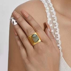 Bague en laiton plaqué or 18 carats pour femme Labradorite naturelle Pierre précieuse brute Accessoire de mode - Product Image 1