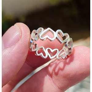 Anillo de Plata de Ley 925 Hecho a Mano con Forma de Corazón, Anillo Minimalista con Forma de Corazón, Regalo para Mujer - Product Image 1