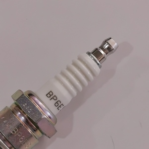Bugi NGK Hệ Thống Động Cơ Tự Động Iridium Chính Hãng Nguyên Bản 7811 BP6ES Phổ Biến Với W20EP-U DENSO/W20TT, CHAMPION OE001/T10 - Product Image 5