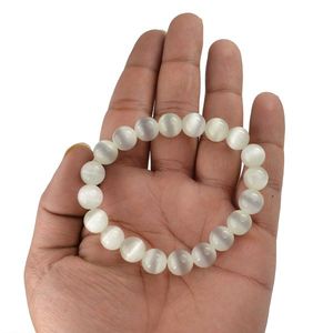 Bracelet élégant en cristal de sélénite, perles de 10 mm pour la méditation et la paix - Product Image 2
