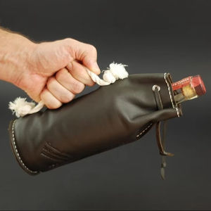 Porte-bouteille de vin monogramme personnalisé fabriqué à la main en cuir véritable porte-bouteille portable pour les fêtes OEM-ALW - Product Image 1