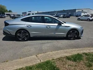 Hyundai Sonata 2024 impecablemente limpio - Product Image 3