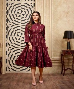 Dernier nouveau design de mode anarkali kurti prêt à porter à bas prix avec dupatta jackate robe indienne vente en gros ApparelGarment - Product Image 4