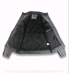 Chaqueta de Cuero Sintético Negra para Hombre, Estilo Motero, con Solapa Negra, Personalizada, de Última Moda para Primavera y Otoño - Product Image 2