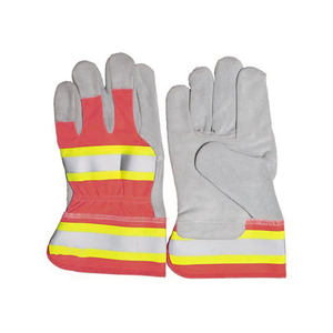 Gants de travail en cuir de qualité supérieure Gants de soudage de construction Gants de soudage en peau de vache résistants à la chaleur Gants de sécurité en cuir - Product Image 4