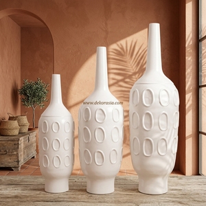 Vase de sol Motivo Largo M blanc mat en terre cuite gaufrée, pot en terre cuite artisanal, urne décorative en céramique, vente en gros - Product Image 6