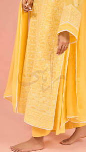 Trajes de Mujer Duraderos de Alta Calidad, Formales, Ecológicos y Personalizables - Product Image 4