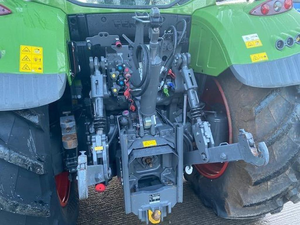 Fendt 724 profi PLUS รถแทรกเตอร์ Gen7เครื่องจักรกลการเกษตรประสิทธิภาพสูง - Product Image 5