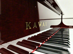 เปียโนตั้งพื้นญี่ปุ่น Burgundy Kawai BL71s BL71 เปียโน KAWAI มือสอง เสียงโทนอุ่น ได้รับการรับรองจากผู้ซื้อทั่วโลก - Product Image 4