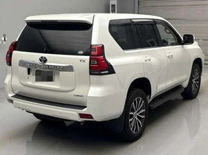 Toyota Land Cruiser Prado Usada, Caja de Cambios Manual/Automática, Combustible Diésel, Capacidad del Motor 8L, Color Oscuro, en Venta - Product Image 6