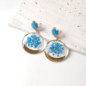 Boucles d'oreilles en résine de luxe pour femmes |   Design artistique unique |   Accessoires de mode vintage traditionnels faits à la main et légers - Product Image 5