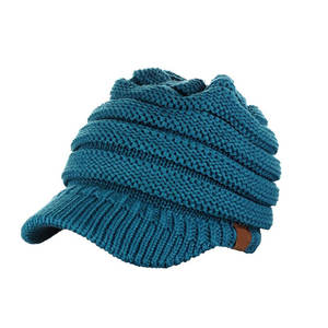 Elegantes gorros de ala hechos de punto Premium, que ofrecen calidez, comodidad y una excelente colocación del logotipo para proveedores mayoristas - Product Image 2