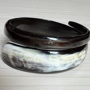 Bracelet en corne de qualité supérieure fait à la main, style élégant naturel, accessoire de mode, cadeau unisexe, Tradebyd - Product Image 1