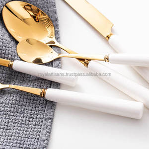 Juego de Cubiertos de Acero Inoxidable Chapado en Oro de la Mejor Calidad, Mangos de Resina Multicolor, Ecológicos, Desechables, con Logotipo Personalizado para Regalos - Product Image 1