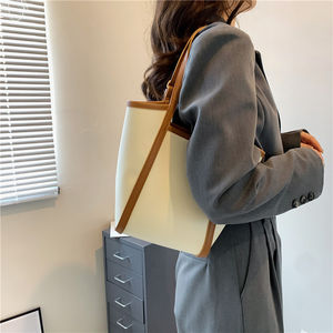 2025 dernière haute capacité en cuir PU femmes sac fourre-tout couleur unie concepteur élégant avec fermeture à glissière usine en gros - Product Image 3