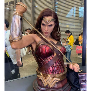 Statue en résine de buste de film Marvel <span class=keywords><strong>Wonder</strong></span> <span class=keywords><strong>Woman</strong></span> de haute qualité personnalisée à vendre - Product Image 2
