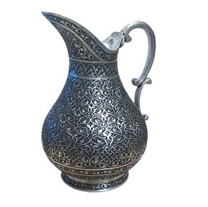 Pichet à eau en aluminium gravé de style marocain avec poignée en laiton, carafe décorative pour la maison, l'hôtel et la restauration - Product Image 3