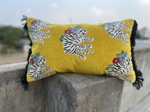 Rustic Country Floral Design 18x18 Inches Soft Cotton Blend Zipper Closure Sunflower Cushion Functional Pillows Positioners - Product Image 3