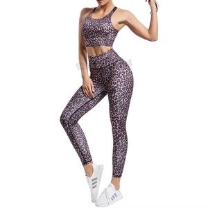 Conjunto de Yoga informal de nuevo diseño para mujer, mallas deportivas de gran tamaño impermeables ecológicas, cintura elástica de talla grande para entrenamiento de gimnasio - Product Image 3