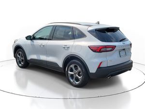 2025 F O R D Excape S.T-Line AWD Boîte de vitesse automatique Sièges en cuir Propre Titre Sans accident Faible kilométrage - Product Image 3