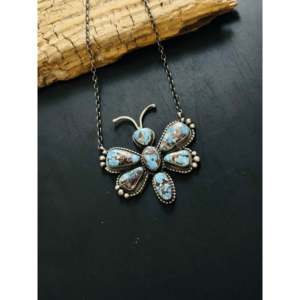 Collier libellule artisanal Timothy Yazzie en turquoise Golden Hills et argent sterling, serti de perles en or rose - Product Image 4