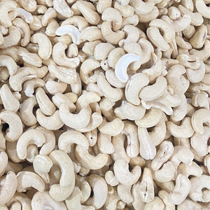 Vietnam Fournisseur de confiance Ww180 Ww320 Vente en gros de noix de cajou brutes Santigo Usine au Vietnam Exportée vers l'Asie, l'UE, le Moyen-Orient - Product Image 1