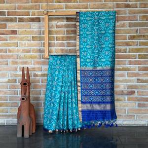 Sari de Seda Suave Banarasi Premium VASTRA COTTAGE, Tejido Jaal con Hilo Plateado, Pallu Tejido Enriquecido, Ropa Festiva con Blusa Lisa - Product Image 1