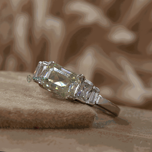 Bague de mariage 1.75 CT blanc cassé émeraude et diamant taille baguette 5 pierres style broche ronde - Product Image 2