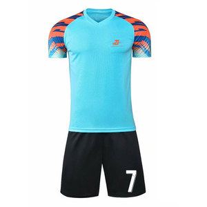 Uniformes de sport personnalisés à manches courtes 2025 en gros ensemble d'uniformes de football personnalisés de qualité supérieure - Product Image 1