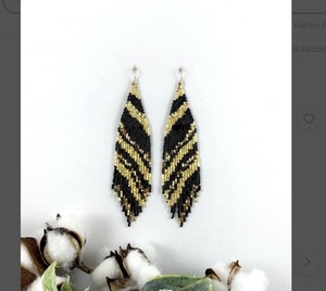 Pendientes de cuentas de semillas Boho negras y doradas, pendientes de cuentas - Product Image 1