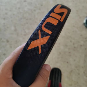 Protector de Marco de Raqueta de Pádel FIRST ATHLETICS de PU Ligero, Antideslizante y Duradero, con Colores Personalizados, Logotipo Personalizado y Tamaño Ajustable - Product Image 1