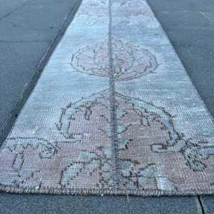 Alfombra turca de 1.1x4.3 pies, alfombra vintage de lana con motivos de plantas y árboles azules - Product Image 5