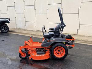 Cortadora de Césped Kubota Zero Turn de 60 Pulgadas, Motor de Gasolina de 190 CC y 4 Tiempos, Autopropulsada, Cuchilla Rotatoria de Grado Profesional, Caja Recolectora Trasera - Product Image 2