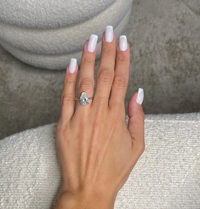 Anillo Solitario con Diamante Cultivado en Laboratorio de Corte Pera de 4.00 Quilates, Oro Blanco de 18K, Certificado IGI, en Línea en India, F VVS1 VVS2 - Product Image 1