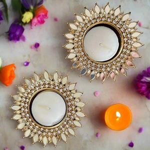 Round Kundan Work Diwali Diyas, decoración india, portavelas, soporte de luz de té, regalo de devolución para invitados, tarros de velas - Product Image 1