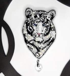 Llavero de Cuarzo Transparente con Cuentas y Colgante de Lágrima - Dijes Hechos a Mano en Plata 925, Resistentes al Agua y Duraderos para Venta al por Mayor - Product Image 4