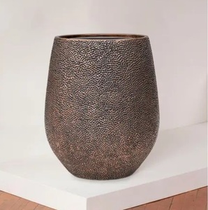 Maceta Moderna de Metal Martillado con Acabado Plateado Texturizado para Decoración Interior y Exterior, Maceta para Plantas Verdes para Decoración del Hogar - Product Image 4