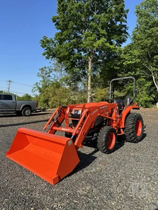 ซัพพลายเออร์ที่ดีที่สุด รถแทรกเตอร์ Kubota L3901 37 แรงม้า ขับเคลื่อน 4 ล้อ รถแทรกเตอร์ขนาดเล็ก เครื่องยนต์ดีเซล ระบบไฮโดรสแตติก พร้อมที่ตักด้านหน้าสำหรับขาย - Product Image 3