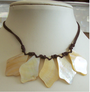 SEASHELL BIJOUX Collier en alliage mignon bohème Chaîne jaune avec vadrouille et perles de coquillage Style religieux - Product Image 3