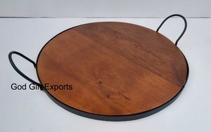 Plateau en bois rustique durable et élégant avec des poignées en métal élégantes pour le service de mariage et la décoration intérieure - Product Image 4