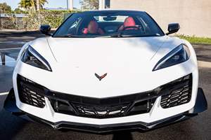 2023 คอร์เวทท์ ซี06 คอนเวอร์ทิเบิล แพ็คเกจสมรรถนะสูงสุด ซี06 ภายในสีแดง ไม่ได้ดัดแปลง - Product Image 2