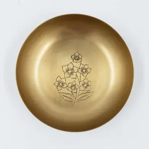 Tazón de metal clásico para mesa hecho a mano con diseños florales para un atractivo atemporal disponible en cantidad a granel - Product Image 4