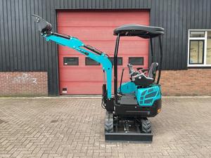 Livraison gratuite  KV15 Mini-excavatrice de 1,5 tonne |   12 HP Diesel |   Profondeur de creusement de 1,65 m |   Rotation à 360° |   Largeur de 920 mm |   Seau de 400 mm - Product Image 5