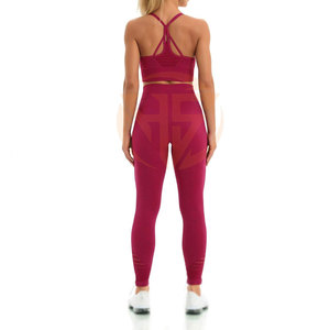 Ensemble de yoga personnalisé à faible MOQ pour femmes, vêtements de sport ajustés de haute qualité, ensemble de yoga pour femmes - Product Image 3
