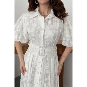 Vestido Off-White con Cinturón y Mangas Abullonadas - Color Crudo - Product Image 4
