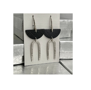 2022 dernière plaque d'or en laiton bijoux fantaisie boucles d'oreilles noires avec Texture en relief bijoux mode géométriquement petites boucles d'oreilles - Product Image 6