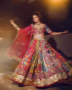 Último diseñador Navratri Muselina especial Algodón Impreso digital y trabajo de espejo real Lehenga Choli y trabajo manual Encaje Dupatta - Product Image 2